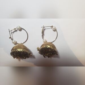 Elegant Gold and Pearl Hoop Earrings